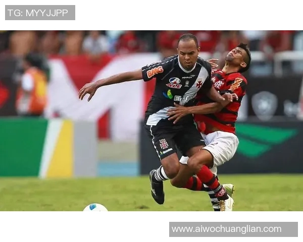 足球明星遭球迷挑衅激烈反应视频引发热议网络热传